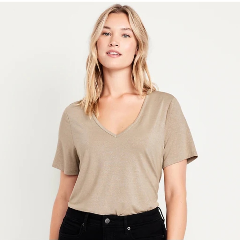 Old Navy tan V neck short sleeve relaxed fit Tee shirt size medium